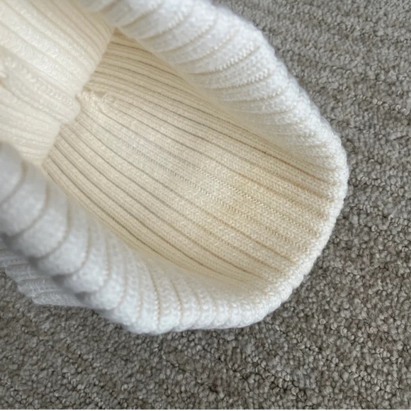 Preloved cream Supreme beanie - Picture 5 of 6